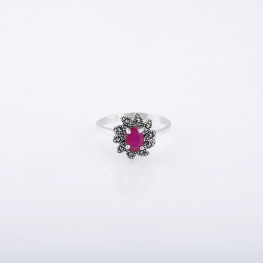  92.5 Womens Sterling Silver Red Stoned Ring