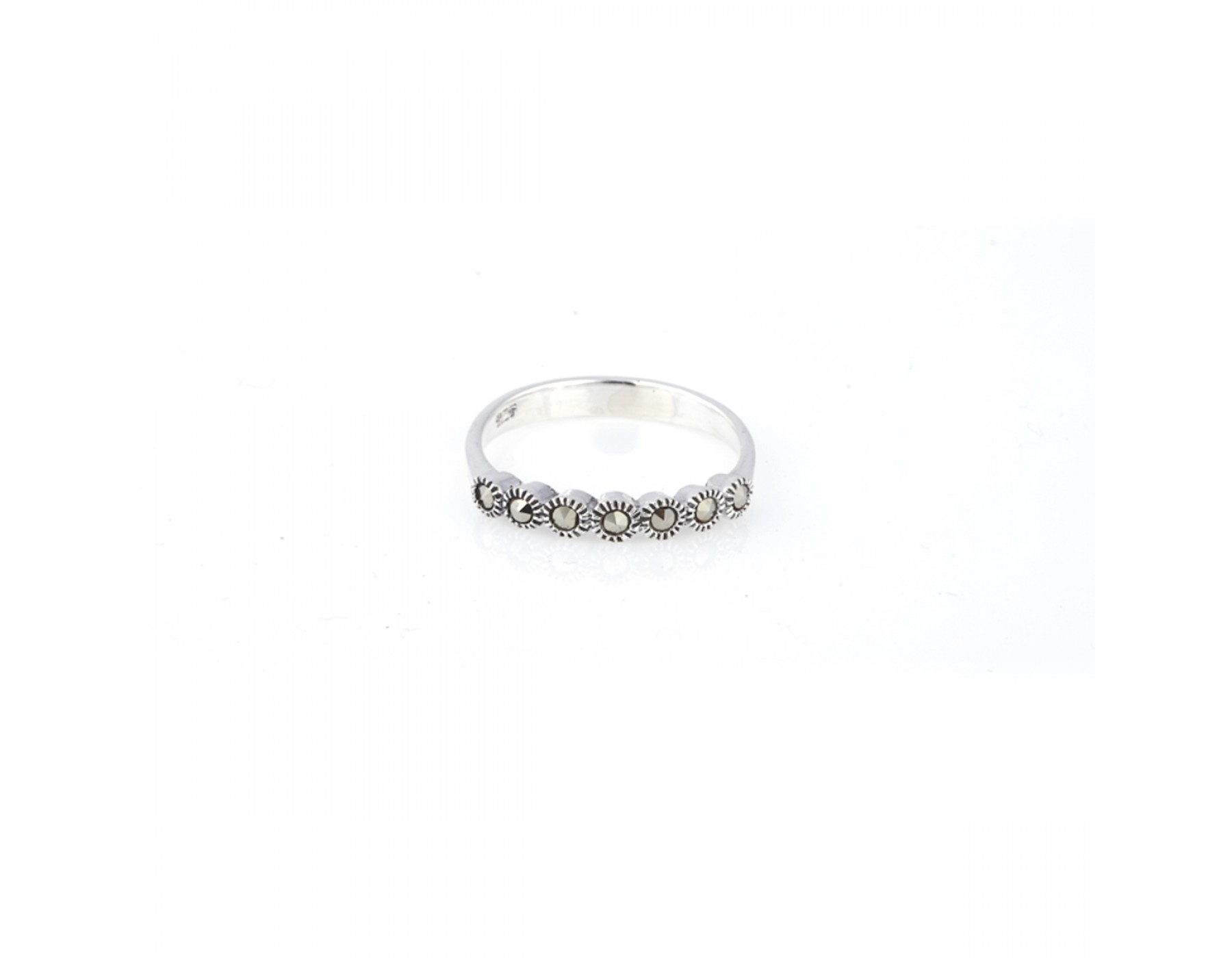 Buy quality 925 sterling silver dimond ring for ladies LRS0517 in Ahmedabad