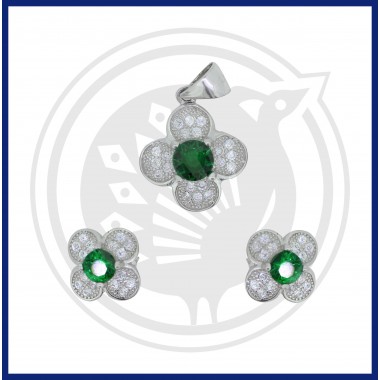 92.5 Green Stoned Flower Shaped Silver Pendant For Girl's